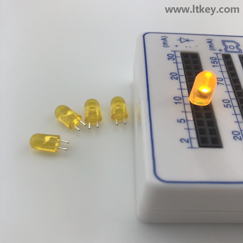 琥珀色の5mm楕円形LED
