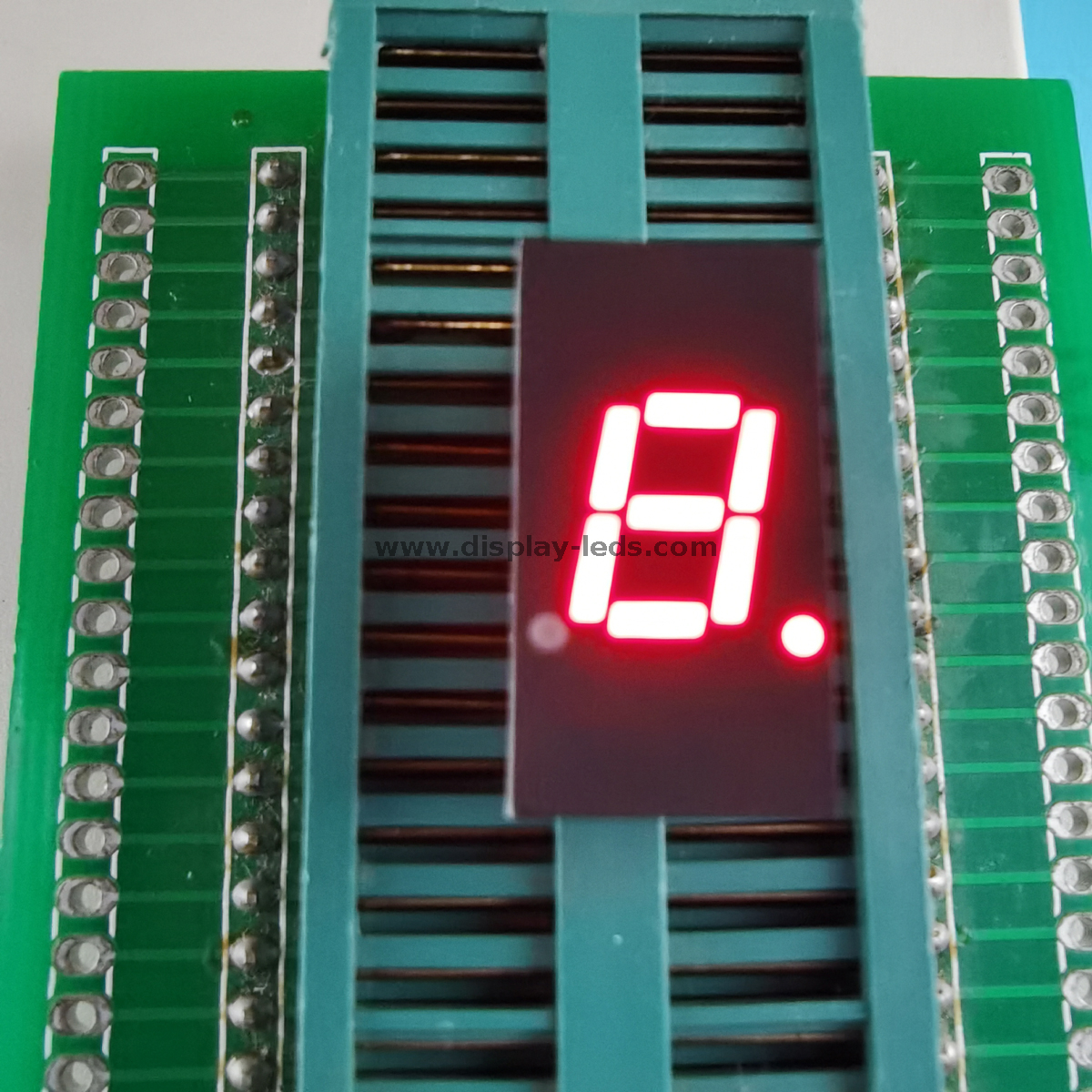 LD3011A/B シリーズ - 0.3 インチ 7 セグメント 1 桁ディスプレイ