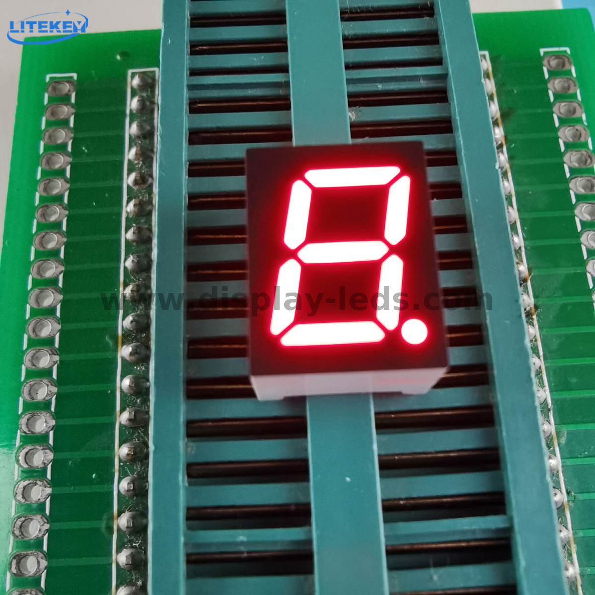 LD3911C/D シリーズ - 0.39 インチ 1 桁 7 セグメント ディスプレイ、共通ピン 1&6